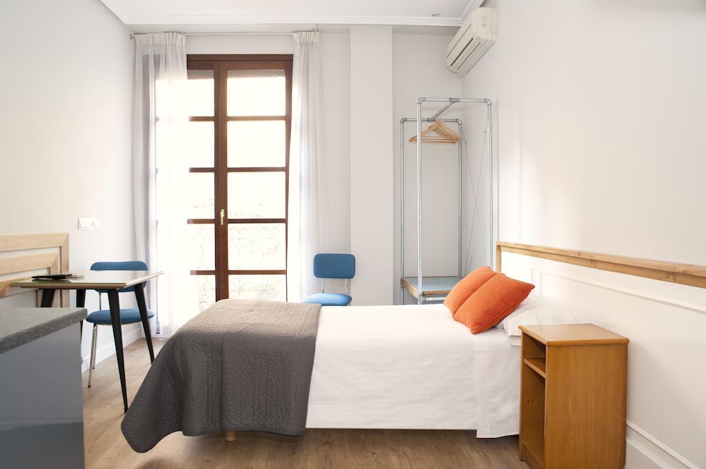 Apartamentos Sabinas Don Jaime Zaragoza Phòng bức ảnh
