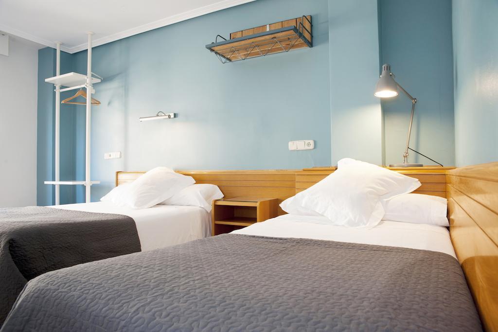 Apartamentos Sabinas Don Jaime Zaragoza Phòng bức ảnh
